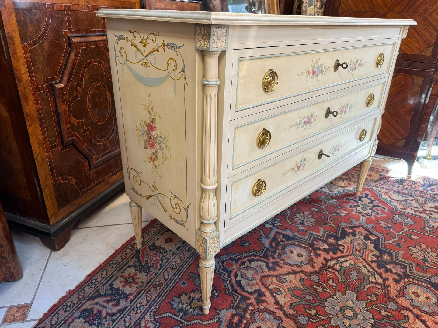 Commode in Louis XVI-stijl