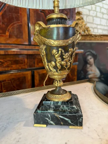 PAAR NAPOLEON-III-LAMPEN AUS VERGOLDETEM BRONZE NACH EINEM MODELL VON CLODION