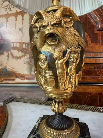 PAAR NAPOLEON-III-LAMPEN AUS VERGOLDETEM BRONZE NACH EINEM MODELL VON CLODION