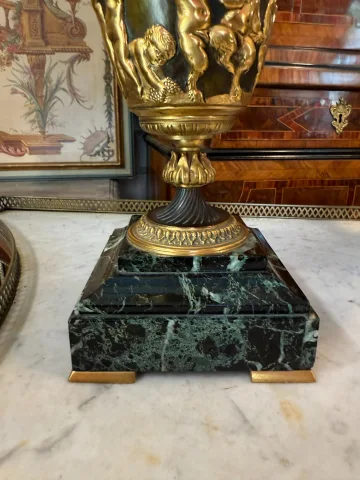 PAAR NAPOLEON-III-LAMPEN AUS VERGOLDETEM BRONZE NACH EINEM MODELL VON CLODION