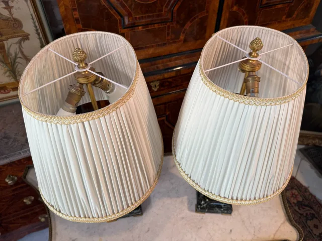 PAAR NAPOLEON-III-LAMPEN AUS VERGOLDETEM BRONZE NACH EINEM MODELL VON CLODION