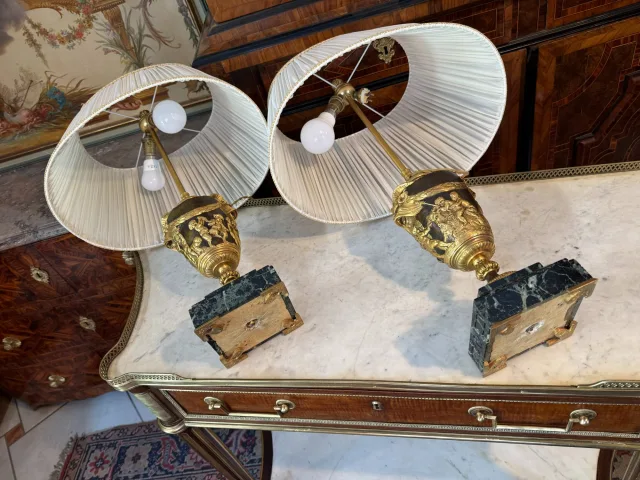 PAAR NAPOLEON-III-LAMPEN AUS VERGOLDETEM BRONZE NACH EINEM MODELL VON CLODION