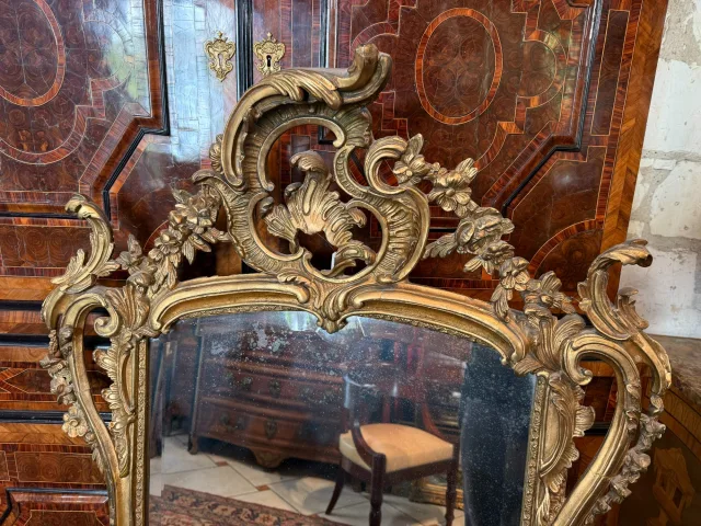 Spiegel im Louis-XV-Stil
