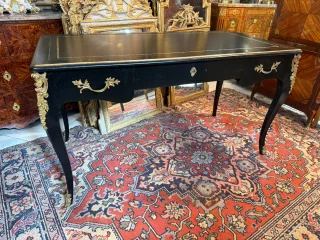 Bureau Plat im Louis-XV-Stil aus Ebenholziertem Holz