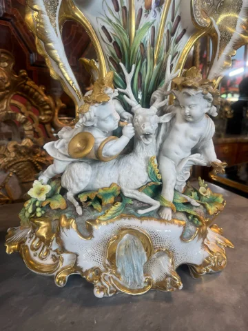 PAIRE DE VASES EN PORCELAINE DE VIEUX PARIS " CHASSE ET PECHE " attribuée à Jacob PETIT — Goede staat