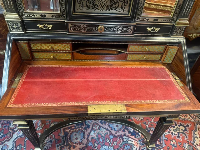 CABINET BONHEUR DU JOUR CON FUNCIÓN DE ESCRITORIO NAPOLEÓN III — Buen estado