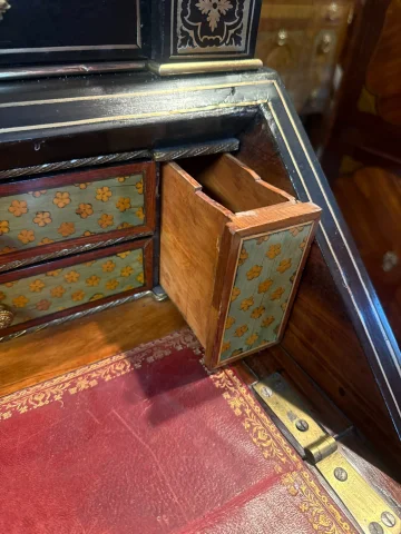 CABINET BONHEUR DU JOUR CON FUNCIÓN DE ESCRITORIO NAPOLEÓN III — Buen estado