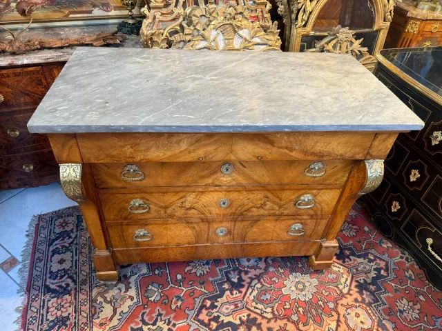 Restoration-Period Crossbow-Front Chest of Drawers — Good condition