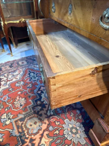 Restoration-Period Crossbow-Front Chest of Drawers — Good condition