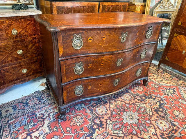 DUTCH LOUIS XV CHEST OF DRAWERS - 18TH CENTURY - — Good condition