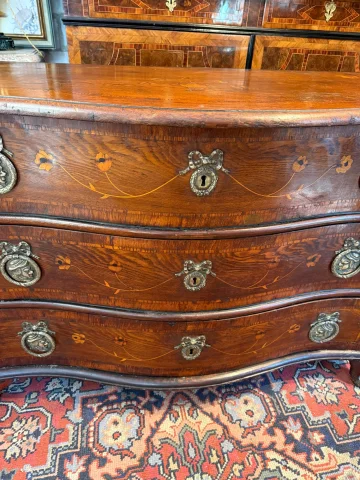 DUTCH LOUIS XV CHEST OF DRAWERS - 18TH CENTURY - — Good condition