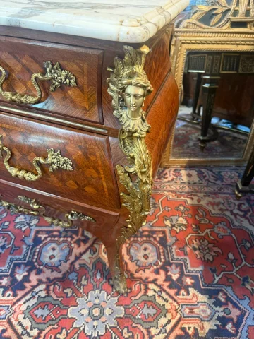 Louis XV Style Marquetry Chest of Drawers — Good condition