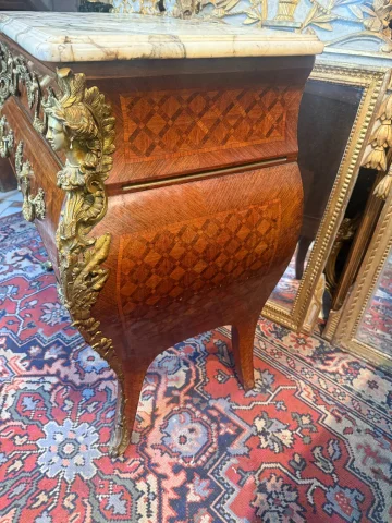 Louis XV Style Marquetry Chest of Drawers — Good condition