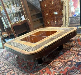 SALONTAFEL VAN ROGER CAPRON (1922/2006)