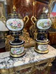 PAAR APOTHEKERSPOTTEN OF GEDEKTE VAZEN, NAPOLÉON III