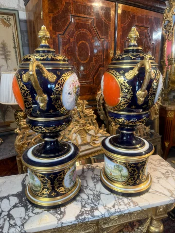 PAAR APOTHEKERSPOTTEN OF GEDEKTE VAZEN, NAPOLÉON III — Goede staat