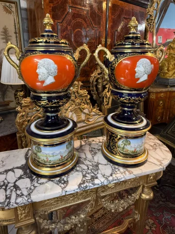 PAAR APOTHEKERSPOTTEN OF GEDEKTE VAZEN, NAPOLÉON III — Goede staat