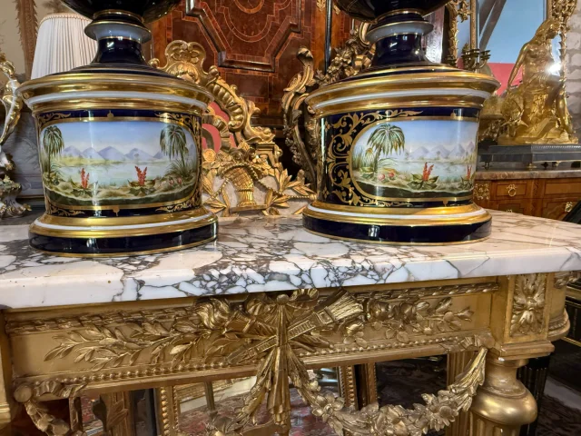PAAR APOTHEKERSPOTTEN OF GEDEKTE VAZEN, NAPOLÉON III — Goede staat