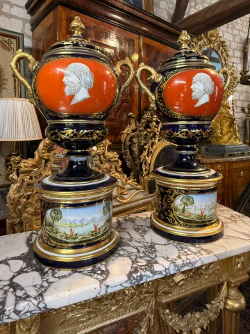 PAAR APOTHEKERSPOTTEN OF GEDEKTE VAZEN, NAPOLÉON III — Goede staat