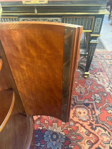 Eckschrank im Louis-XVI-Stil — Guter Zustand