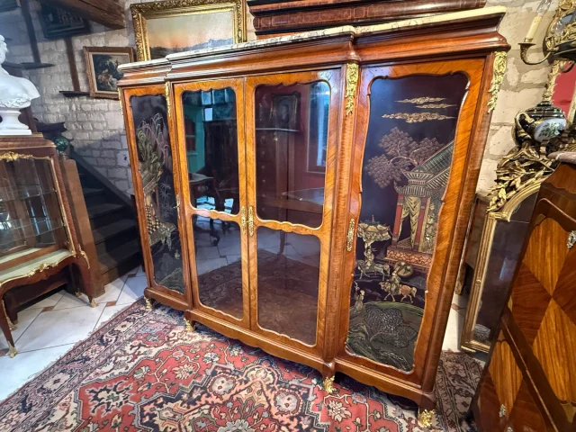 LOUIS-XV-STIL SCHREIBTISCH MIT BIBLIOTHEKSAUFSATZ UND ARBEITSKABINETT — Guter Zustand