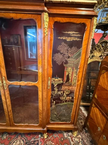 LOUIS-XV-STIL SCHREIBTISCH MIT BIBLIOTHEKSAUFSATZ UND ARBEITSKABINETT — Guter Zustand