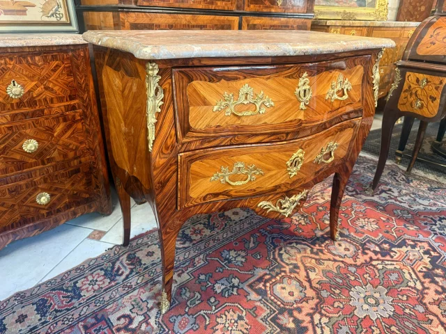 COMMODE EPOQUE LOUIS XV GESTEMPELD JACQUES BIRCKLE — Goede staat