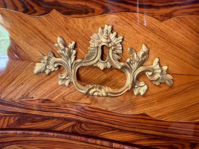 COMMODE EPOQUE LOUIS XV GESTEMPELD JACQUES BIRCKLE — Goede staat