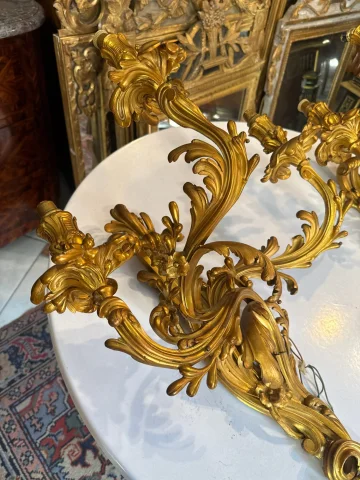 Coppia di Applique in Stile Luigi XV — Buono stato