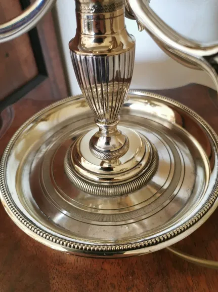 BOUILLOTTE-LAMPE IM FRANZÖSISCHEN EMPIRE-STIL