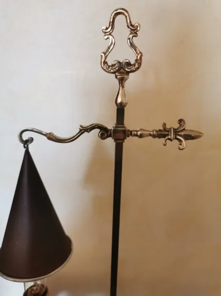 VERSILBERTE LAMPE