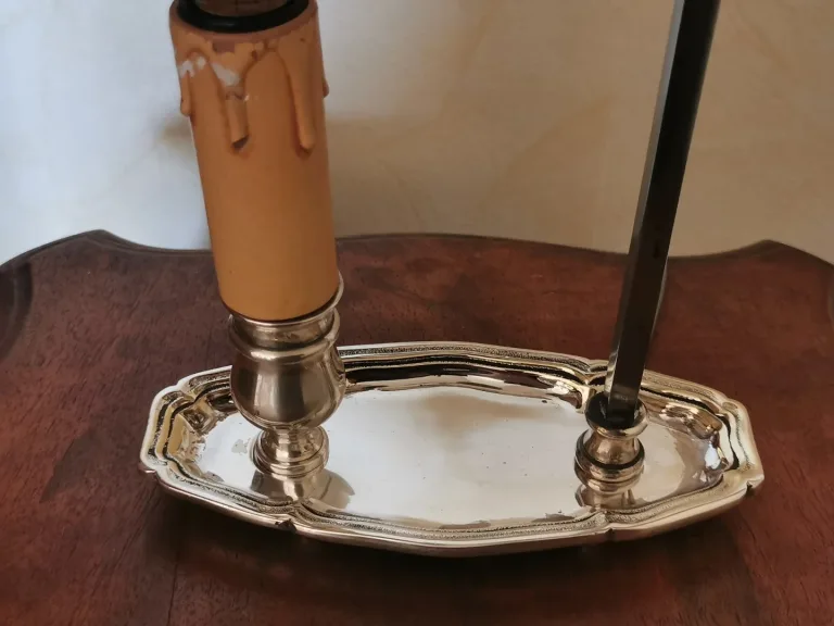 VERSILBERTE LAMPE
