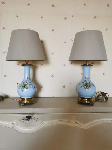 PAREJA DE LÁMPARAS DE PORCELANA LATÓN Y BRONCE
