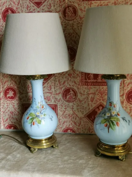 PAREJA DE LÁMPARAS DE PORCELANA LATÓN Y BRONCE