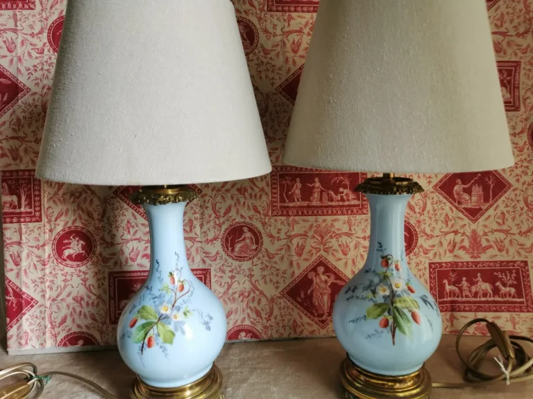 PAREJA DE LÁMPARAS DE PORCELANA LATÓN Y BRONCE