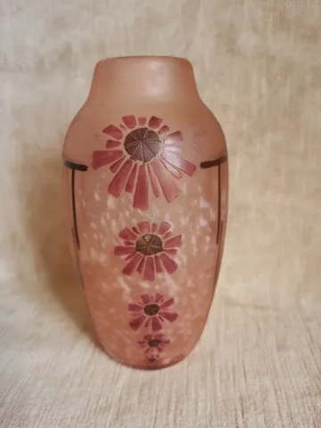Vase en pâte de verre , décor floral signé Legras