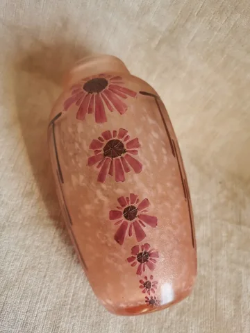 Vase en pâte de verre , décor floral signé Legras