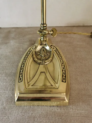BUREAULAMP