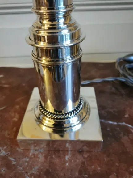 VERSILBERTE LAMPE