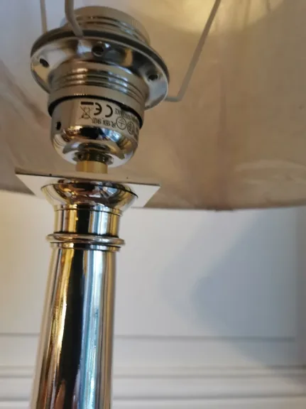 VERSILBERTE LAMPE