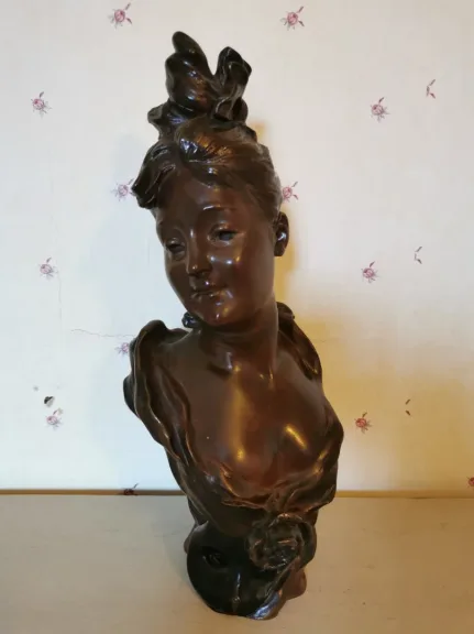 BUST 签署了 V. BRUYNEEL