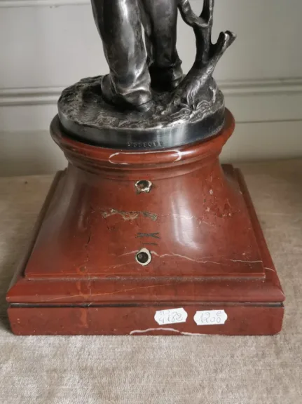 VERSILBERTE BRONZESTATUETTE von LONGEPIED