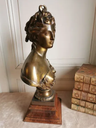 BRONZEBÜSTE VON DIANA nach HOUDON