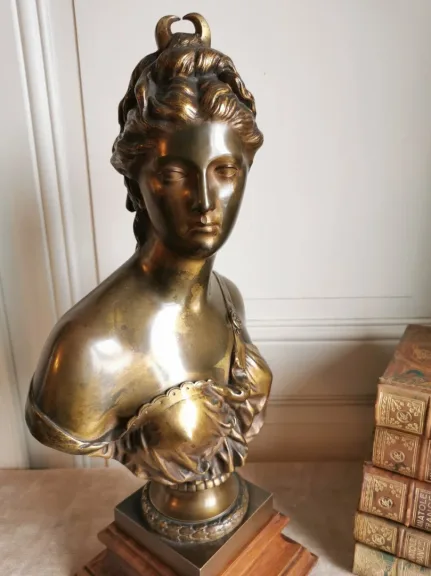 BRONZEBÜSTE VON DIANA nach HOUDON