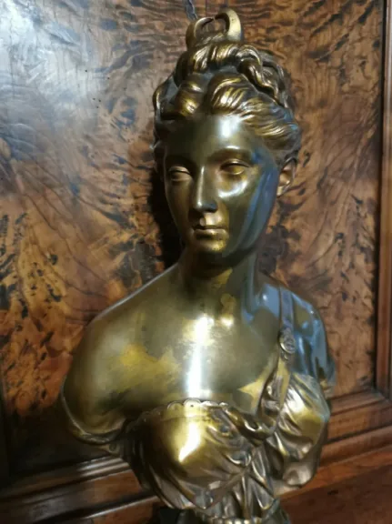 BRONZEBÜSTE VON DIANA nach HOUDON