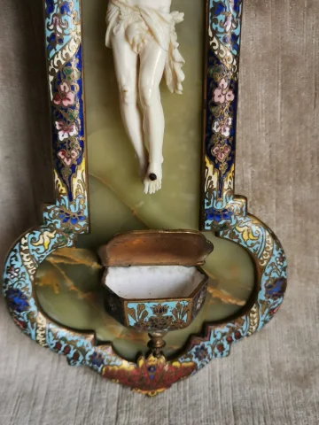19th CENTURY CRUCIFIX