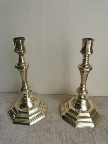 PAIR OF 18th CENTURY CANDLESTICKS