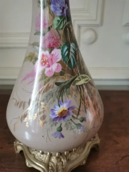PAAR BRONZEN EN PORSELEINEN LAMPEN