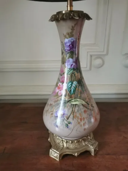 PAAR BRONZEN EN PORSELEINEN LAMPEN