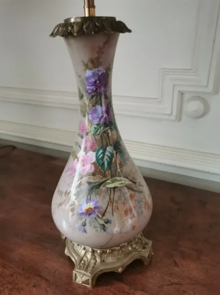PAAR BRONZEN EN PORSELEINEN LAMPEN